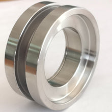 Cargar imagen en el visor de la galería, Tirador-Uñero pasante de acero inoxidable para puerta de cristal.