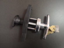 Cargar imagen en el visor de la galería, CERRADURA PUERTA SECCIONAL RW1.