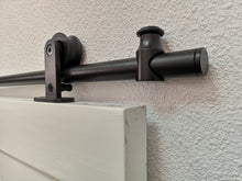 Cargar imagen en el visor de la galería, Kit Puerta Corredera Sienna Madera de acero inoxidable negro para puertas de hasta 120kg - accesorios para puertas