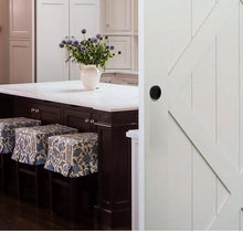 Cargar imagen en el visor de la galería, Tirador-Uñero redondo negro de acero para puerta de madera - accesorios para puertas